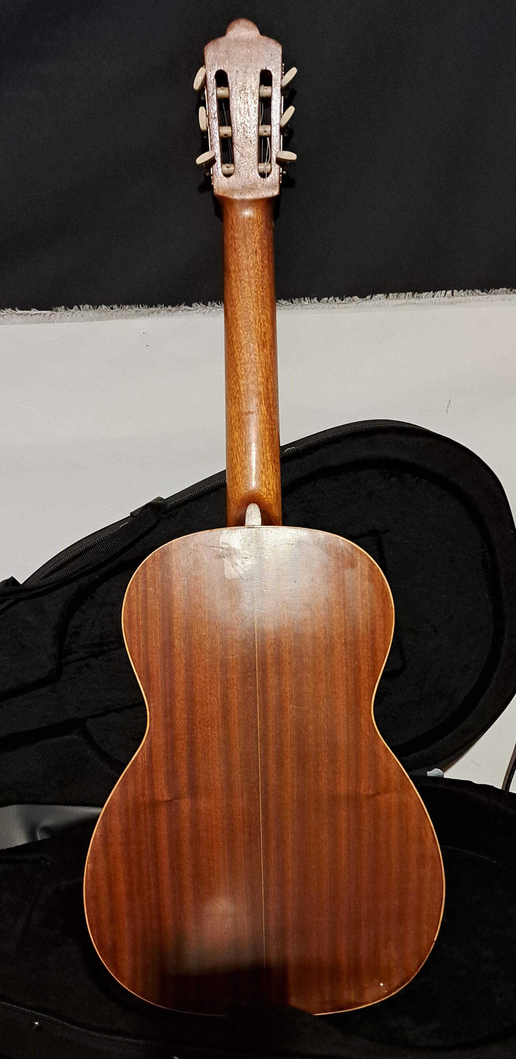 Prudencio saez old spanish classical guitar solid wood 1971 + new chest