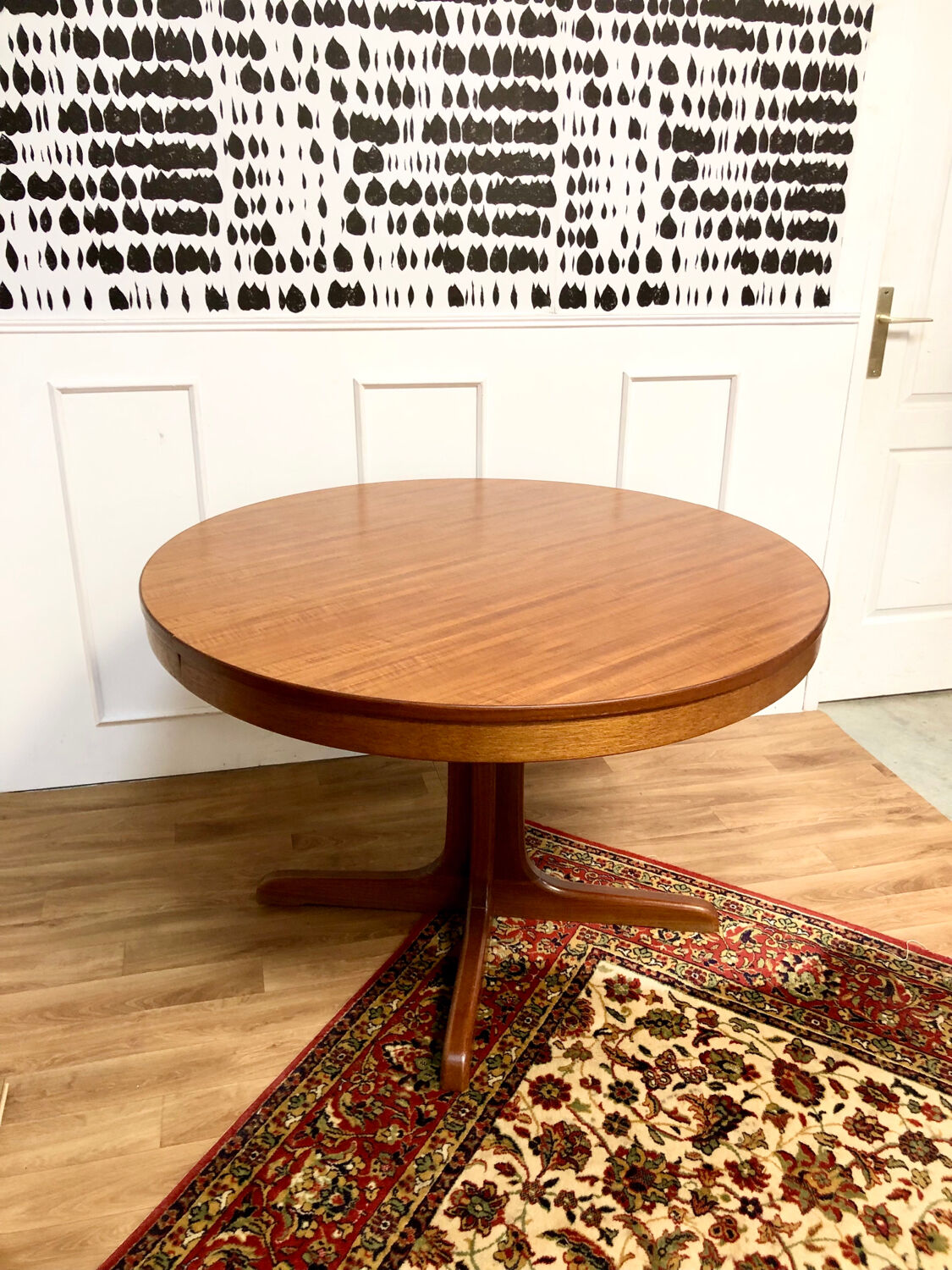 Baumann dining table