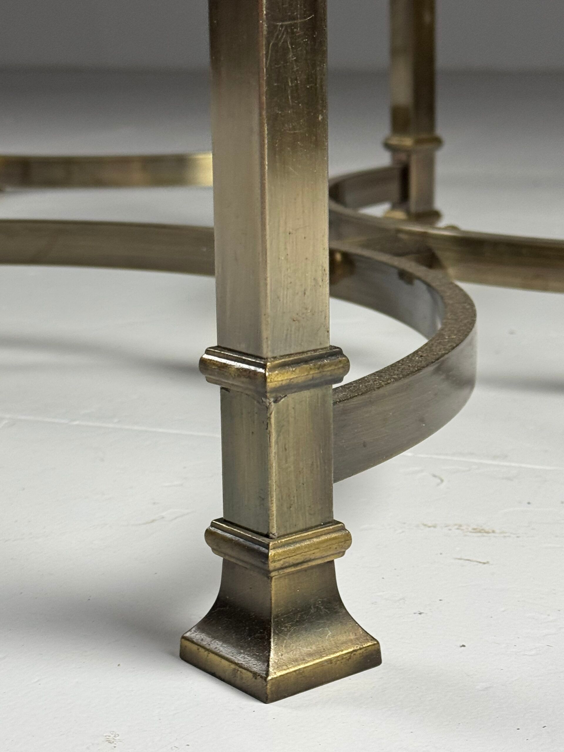 Ensemble de 2 tables d'appoint en métal vintage