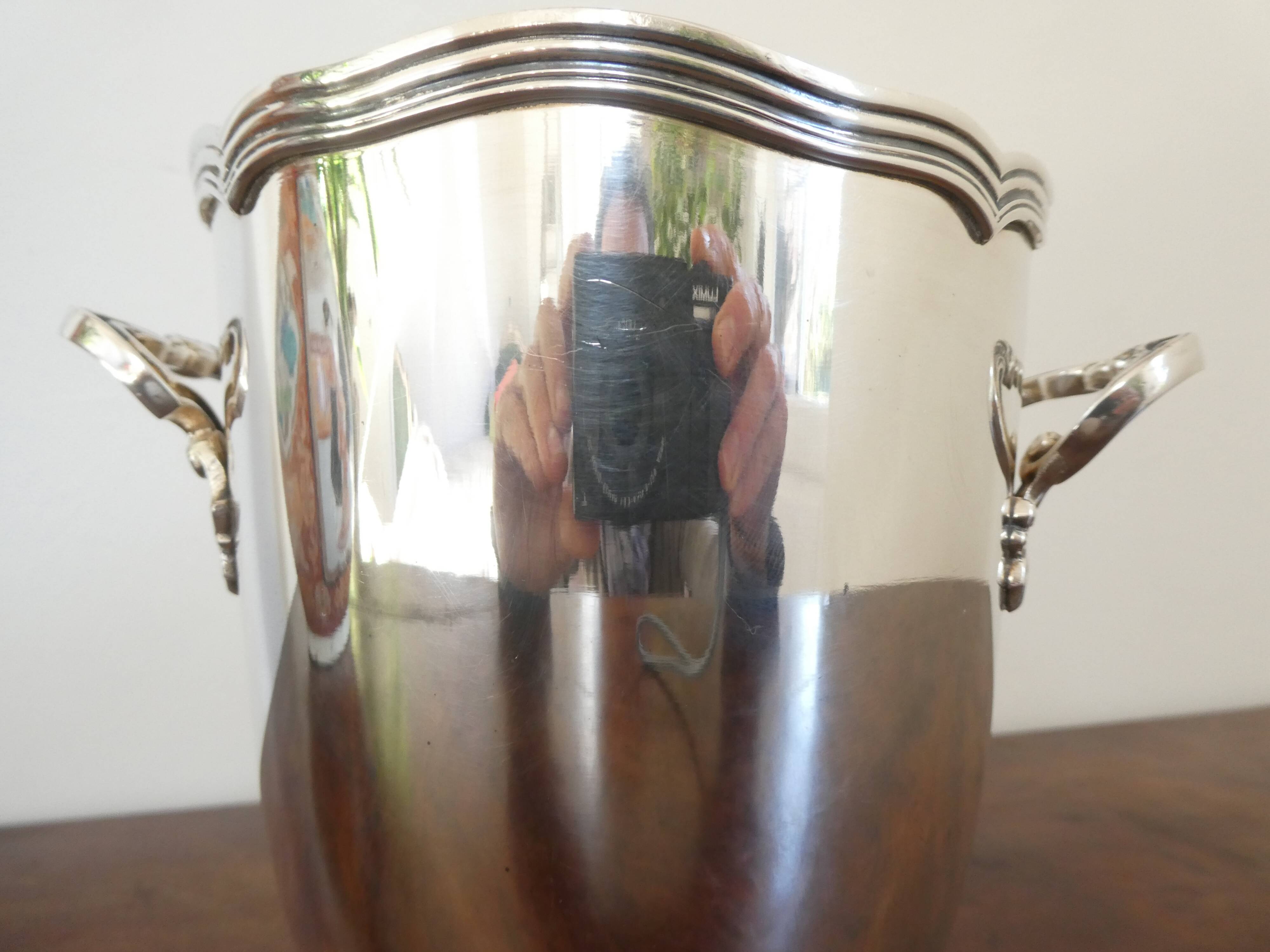 Louis XV style silver-plated metal ice/ice cube bucket