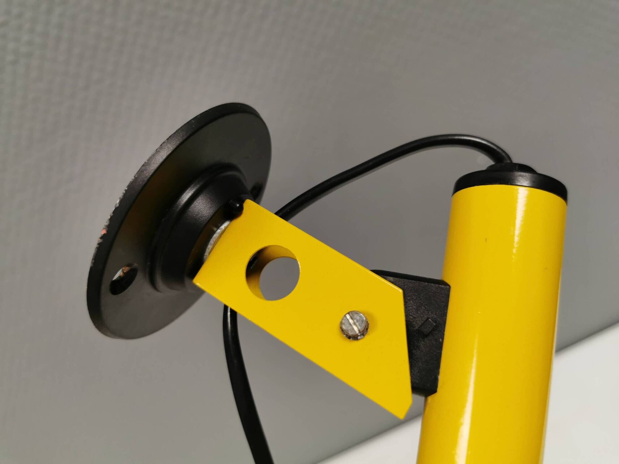 Small wall lamp in beautiful yellow color from Danish Nordlux 1980s.