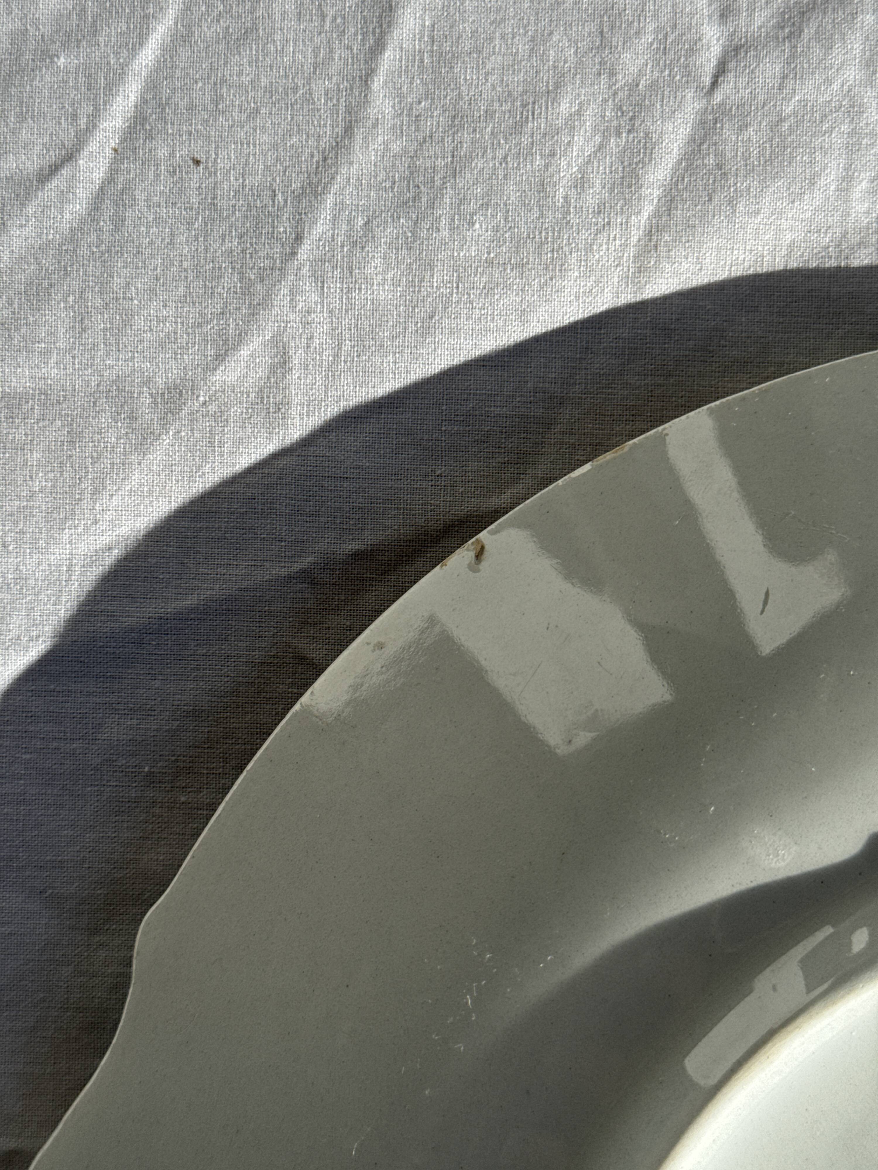 Old pie dish with 2 handles, golden wheat patterns, D28.