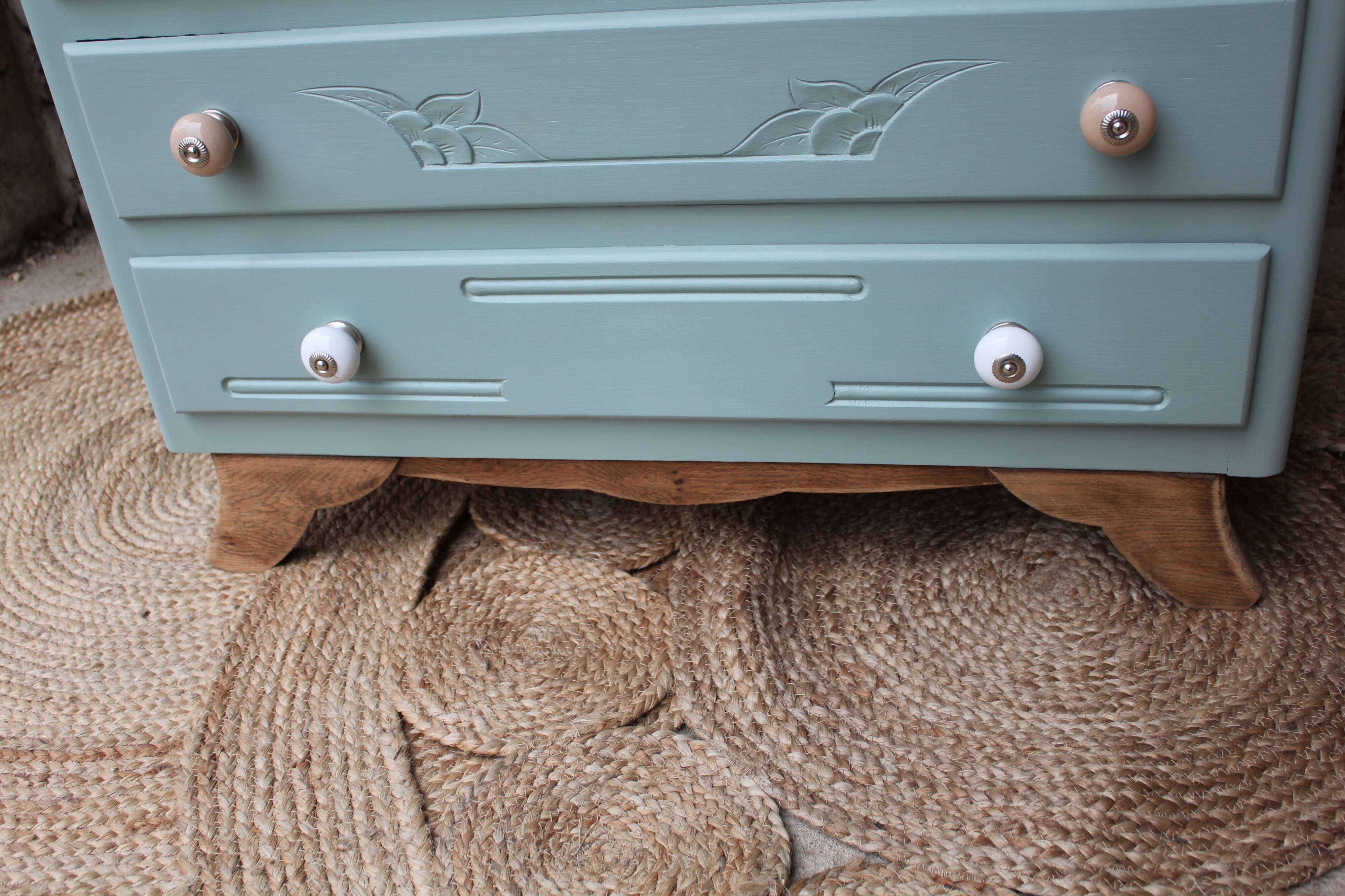 Chest of drawers