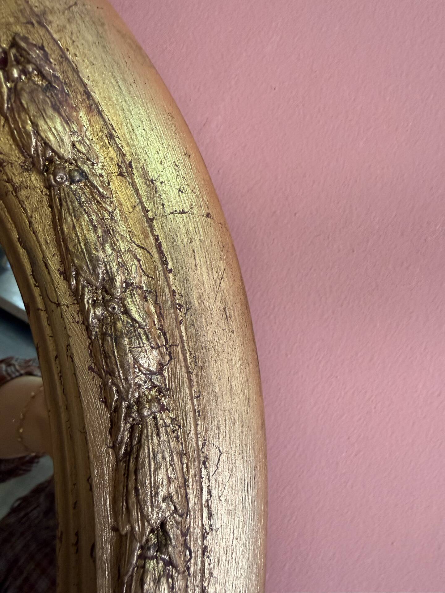 Gold oval mirror refurbished with a pediment — Louis XVI / Napoléon III style