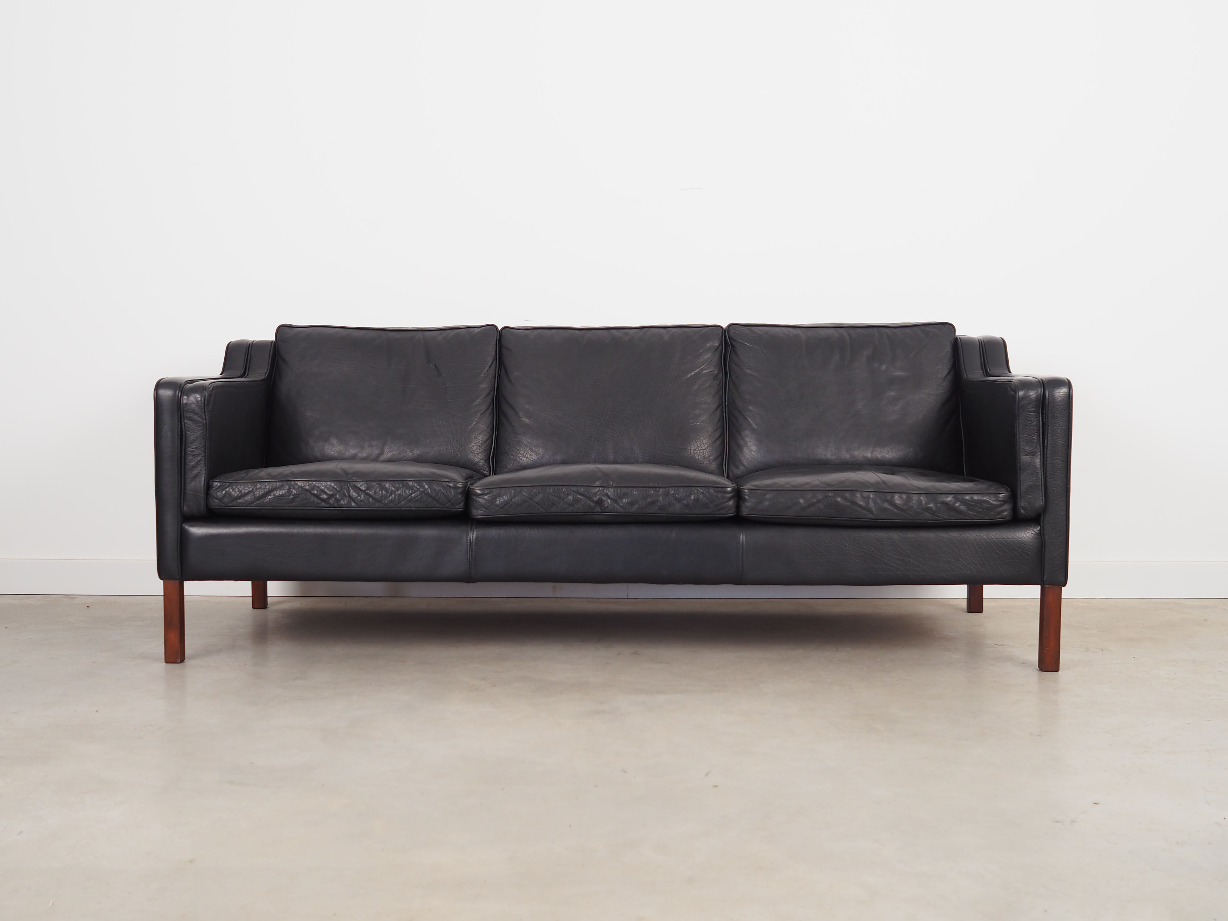 Leather sofa, Danish design, 1960s, manufacturer: Stouby