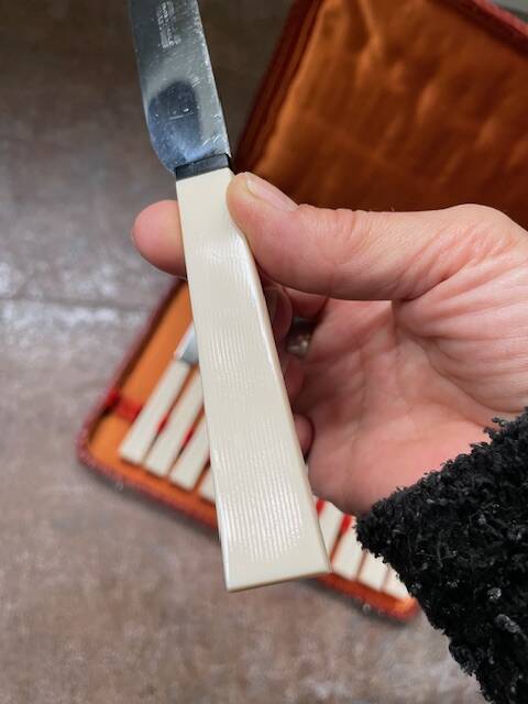 VINTAGE BOX OF 12 KNIVES from the 1950s-60s