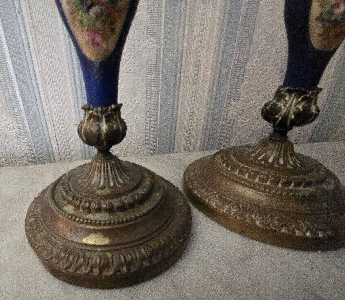 Pair of antique candlesticks in brass, bronze, and Sèvres porcelain – Floral decoration –