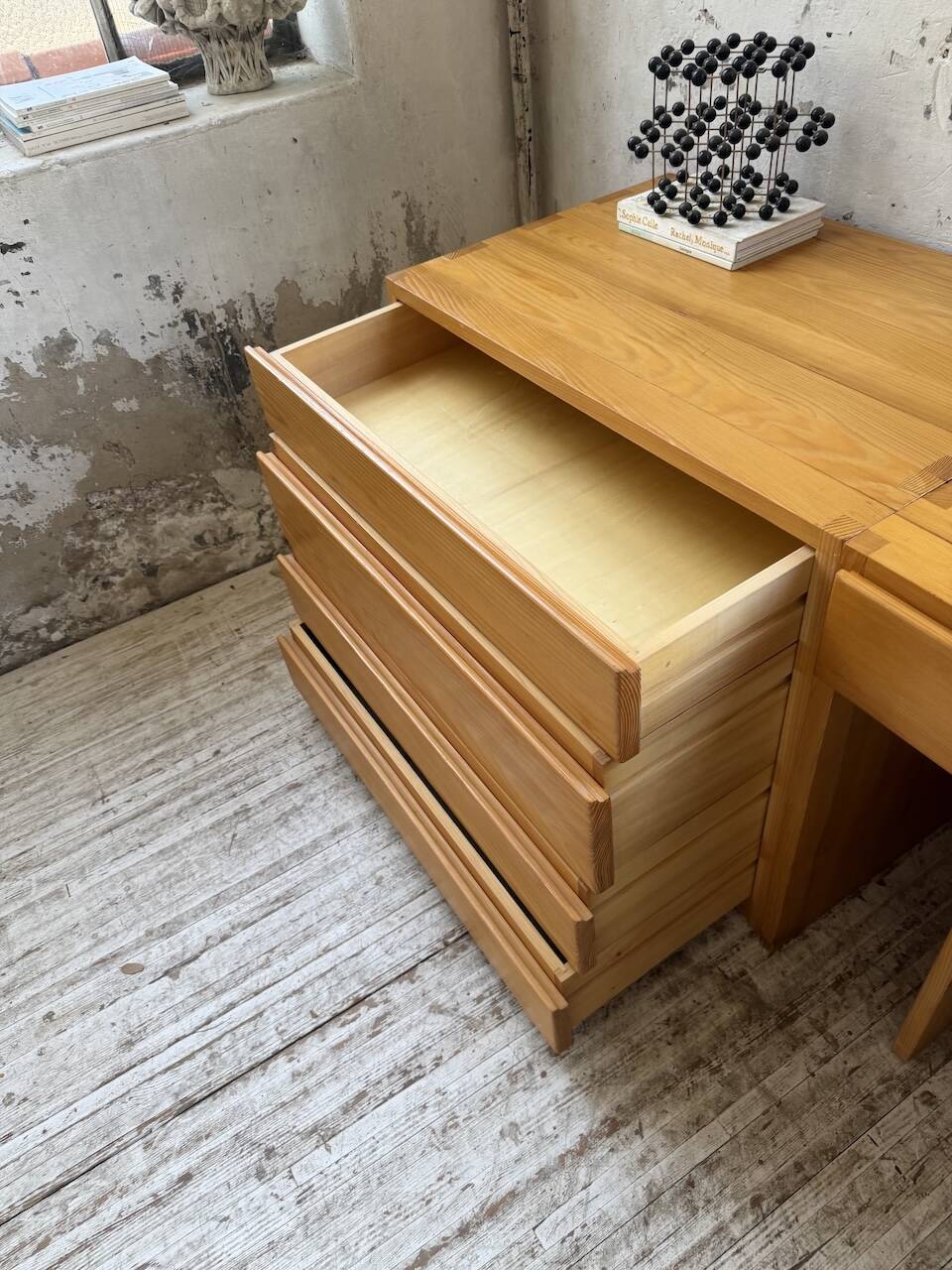Bureau + commode + tabouret pin Maison Regain Savoie