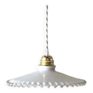 Suspension en opaline