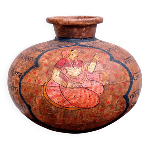 Vase en terre cuite, - personnages