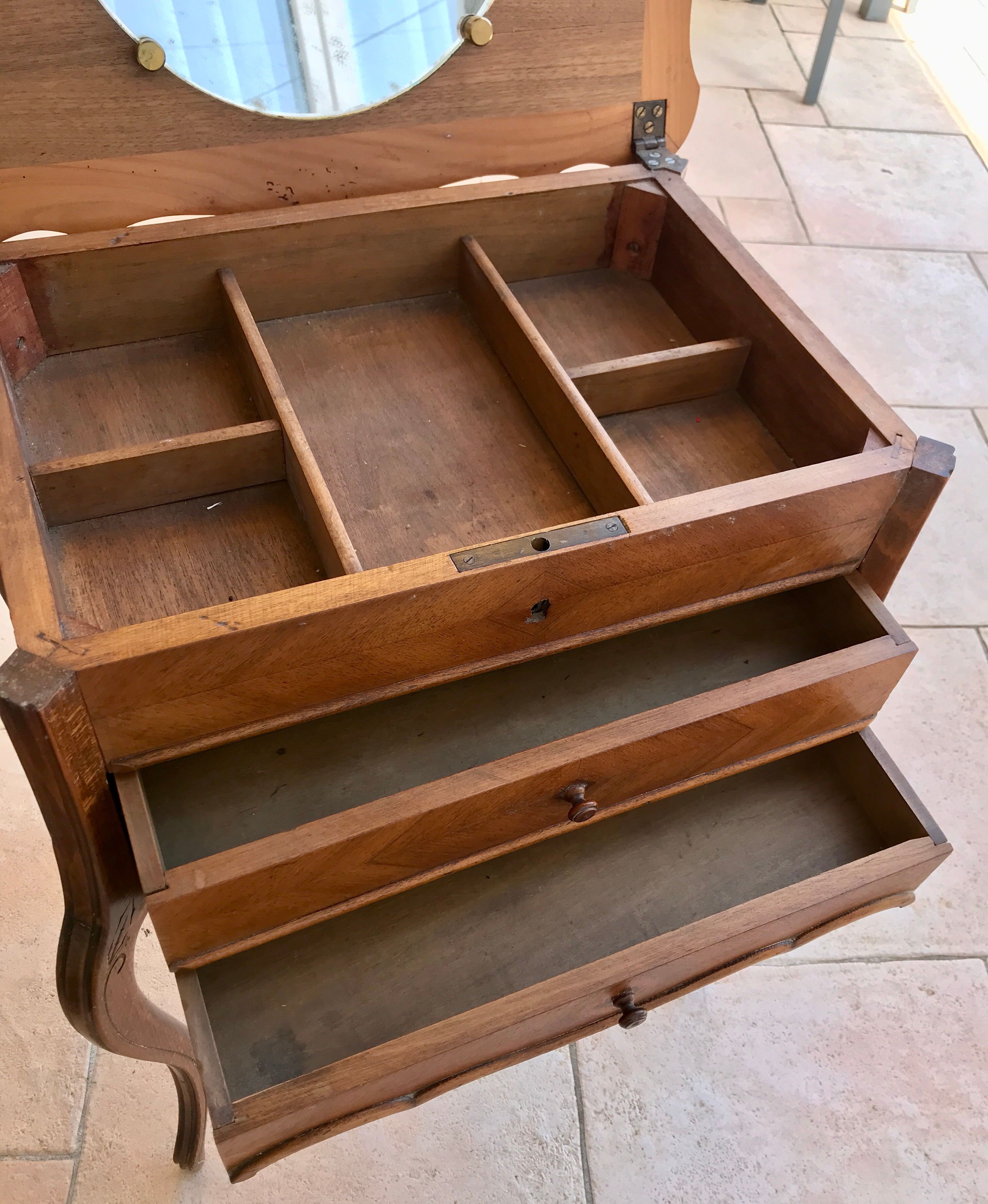 Travailleuse table de chevet