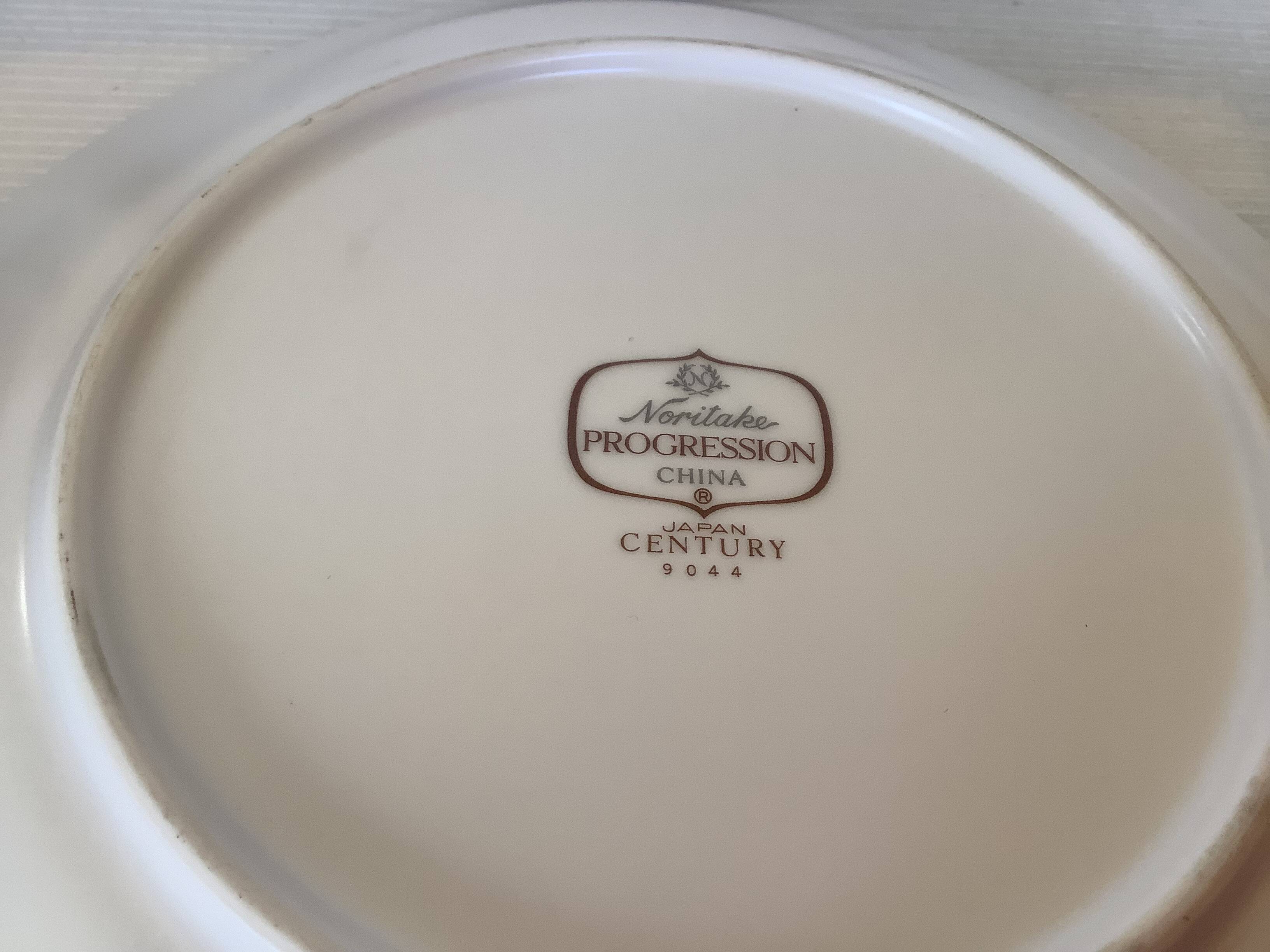 Six assiettes à dessert noritake Japan