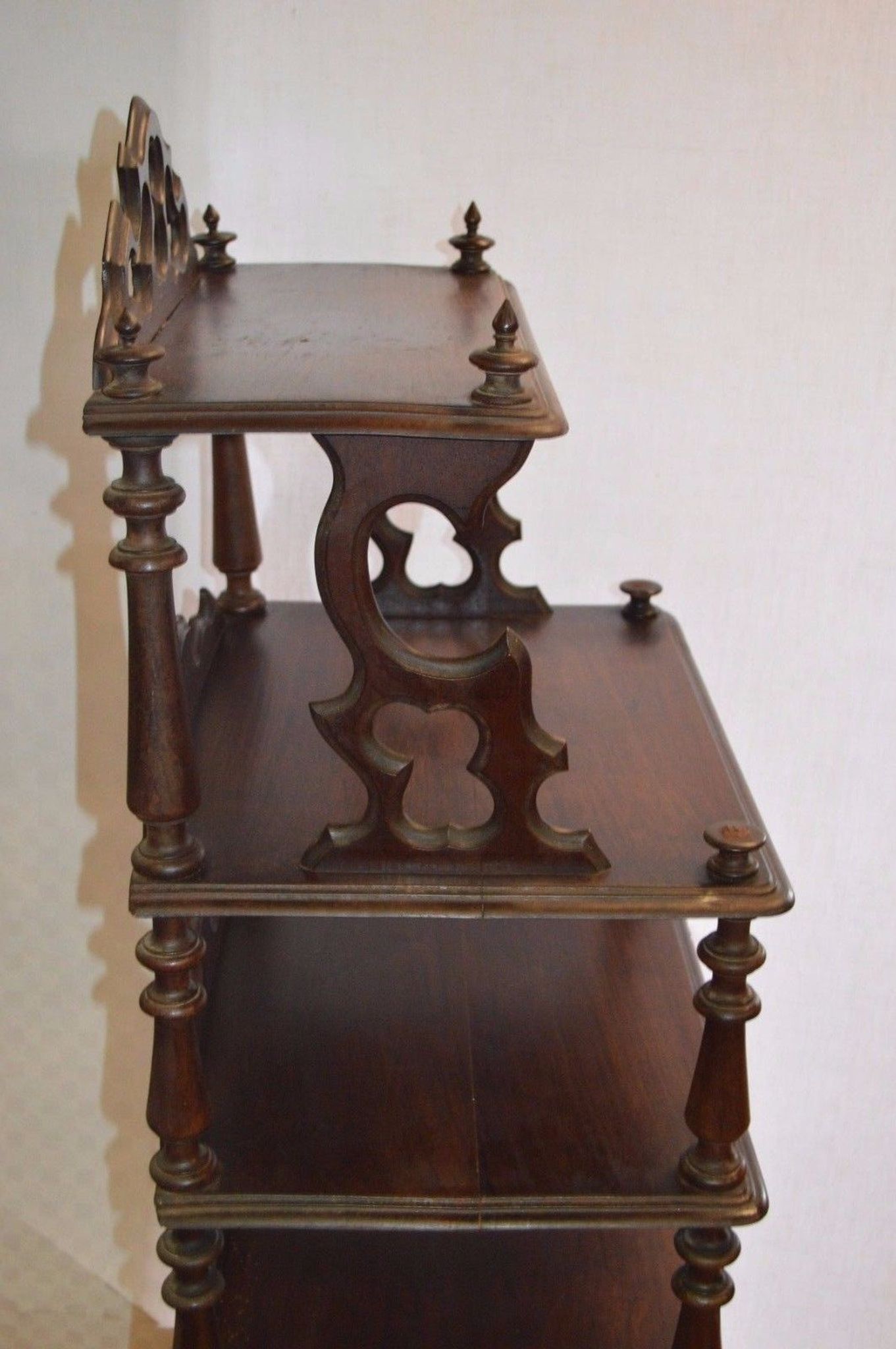 Étagère en palissandre