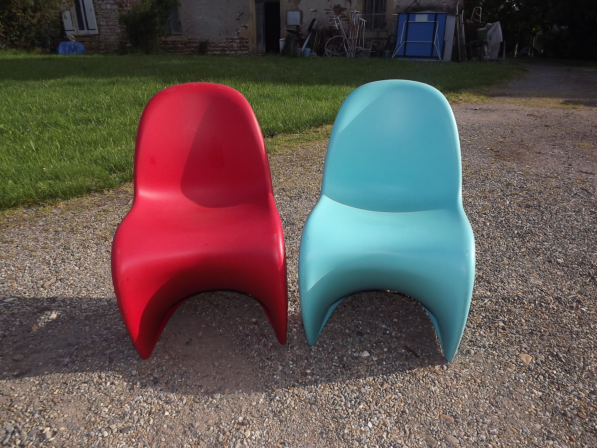 Lounge set with table and pair of Panton chairs