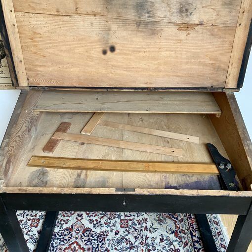 Stepped draftsman's office