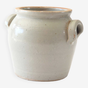 Gray sandstone pot