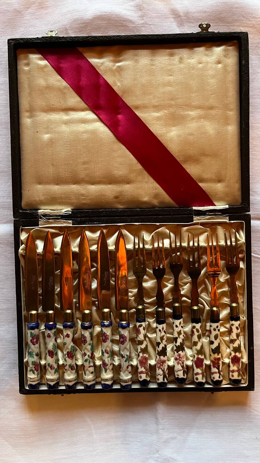 Stahl Bronce 1910 cutlery box