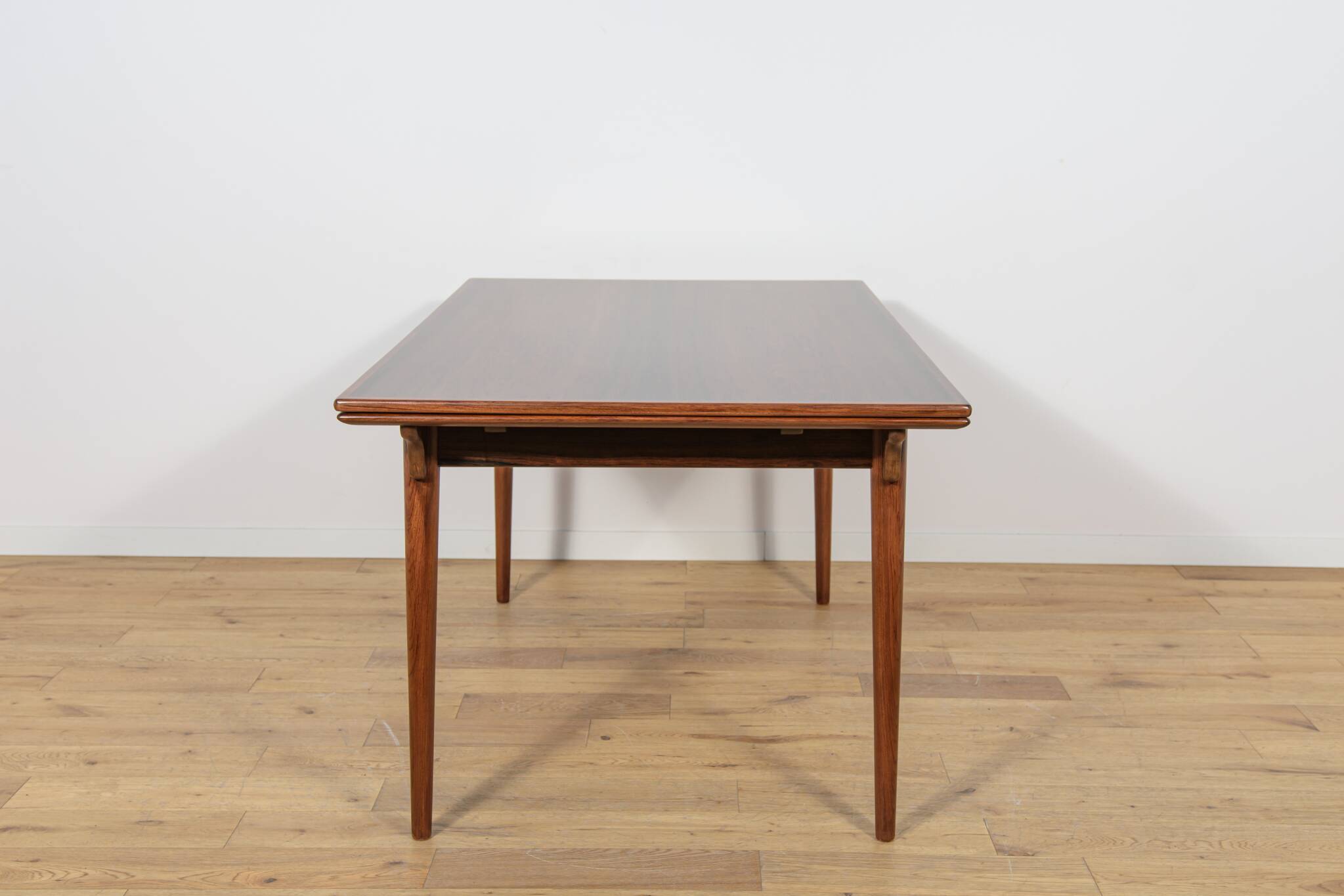 Mid-Century Modern Rosewood Dining Table Model 54 by Gunni Omann for Omann