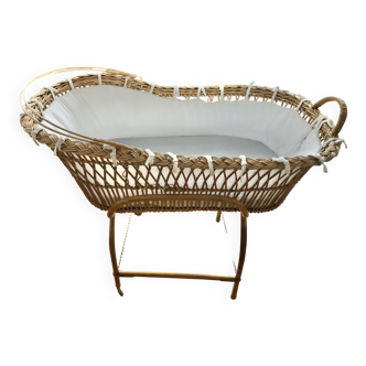 Berceau en rotin avec support