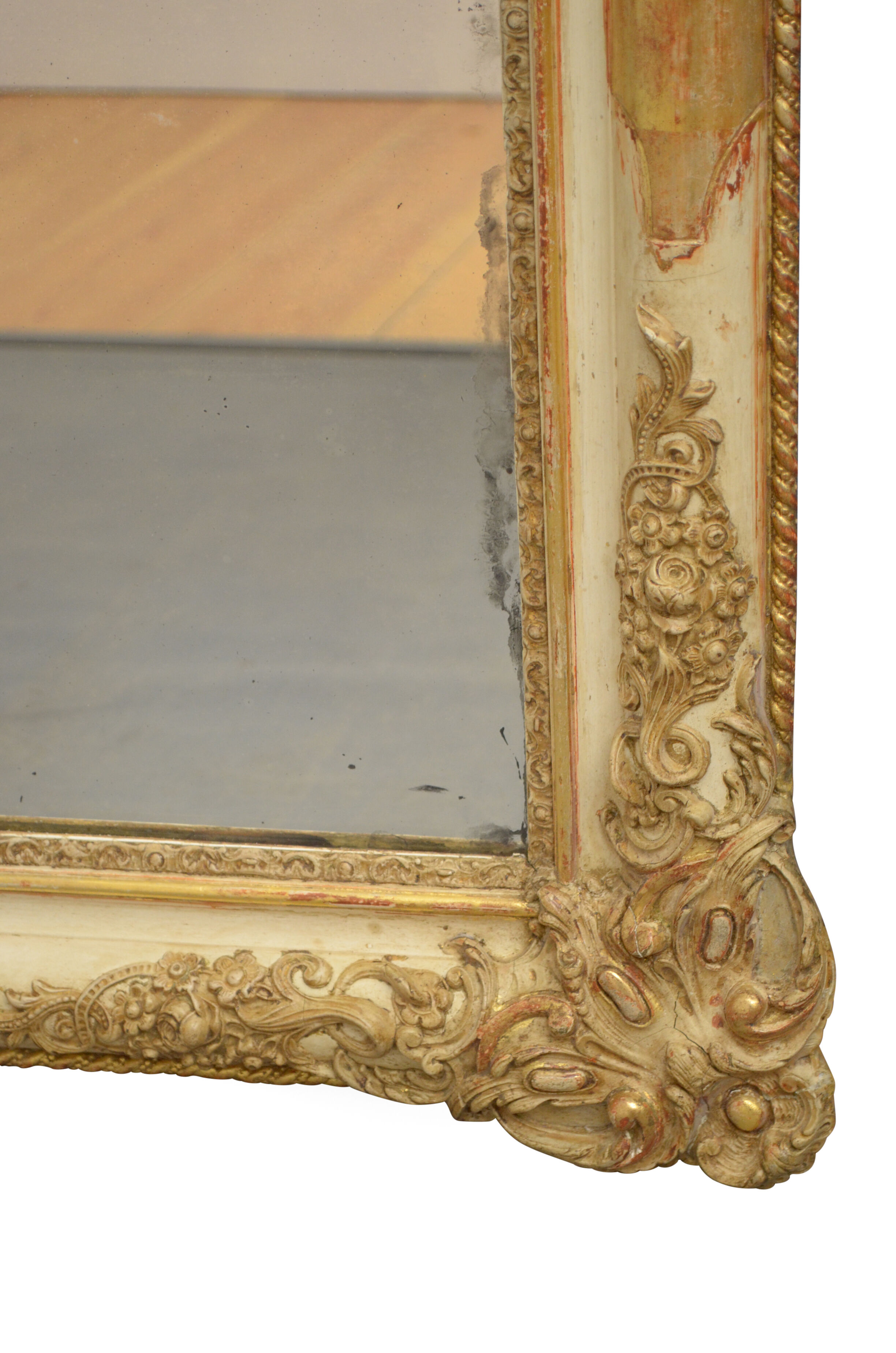 Miroir de mur doré du 19ème siècle