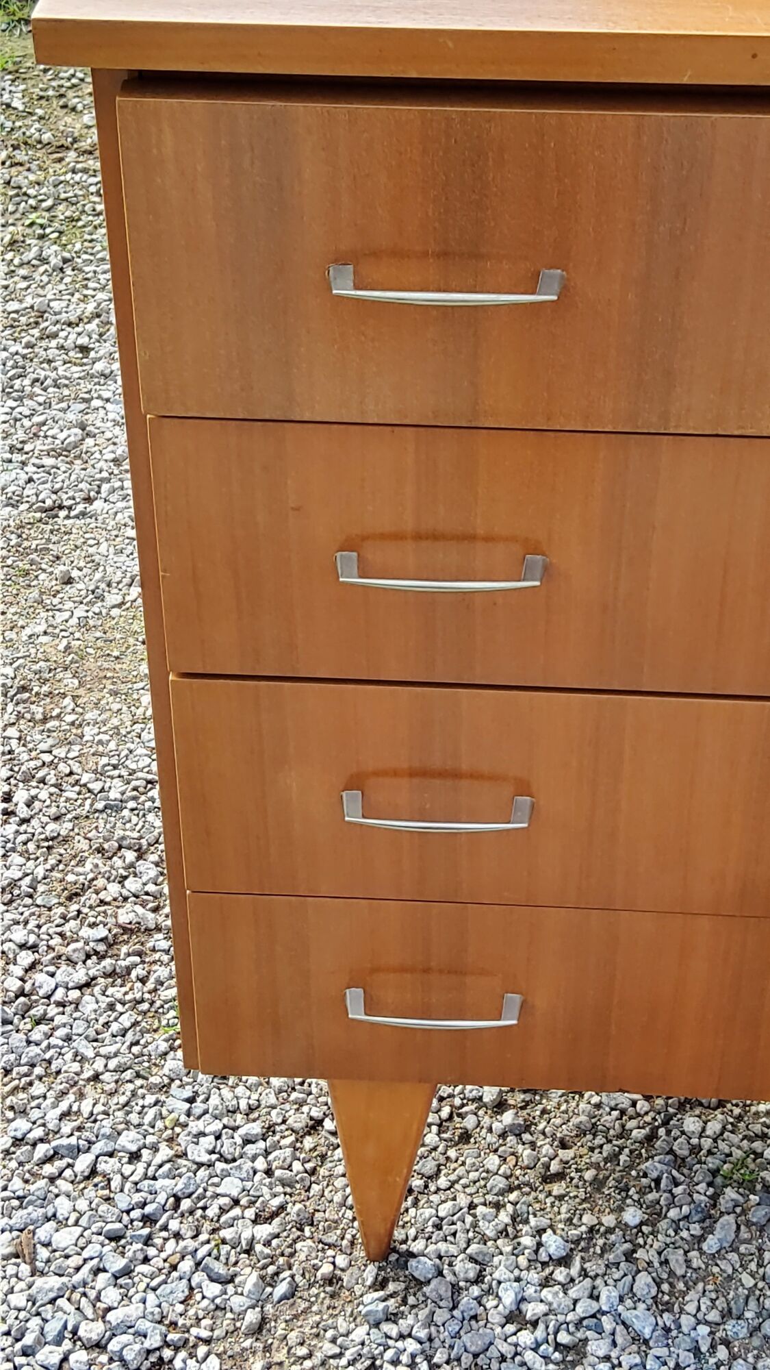 Vintage chest of drawers from the 50s/60s in golden mahogany 4 drawers feet bobbin