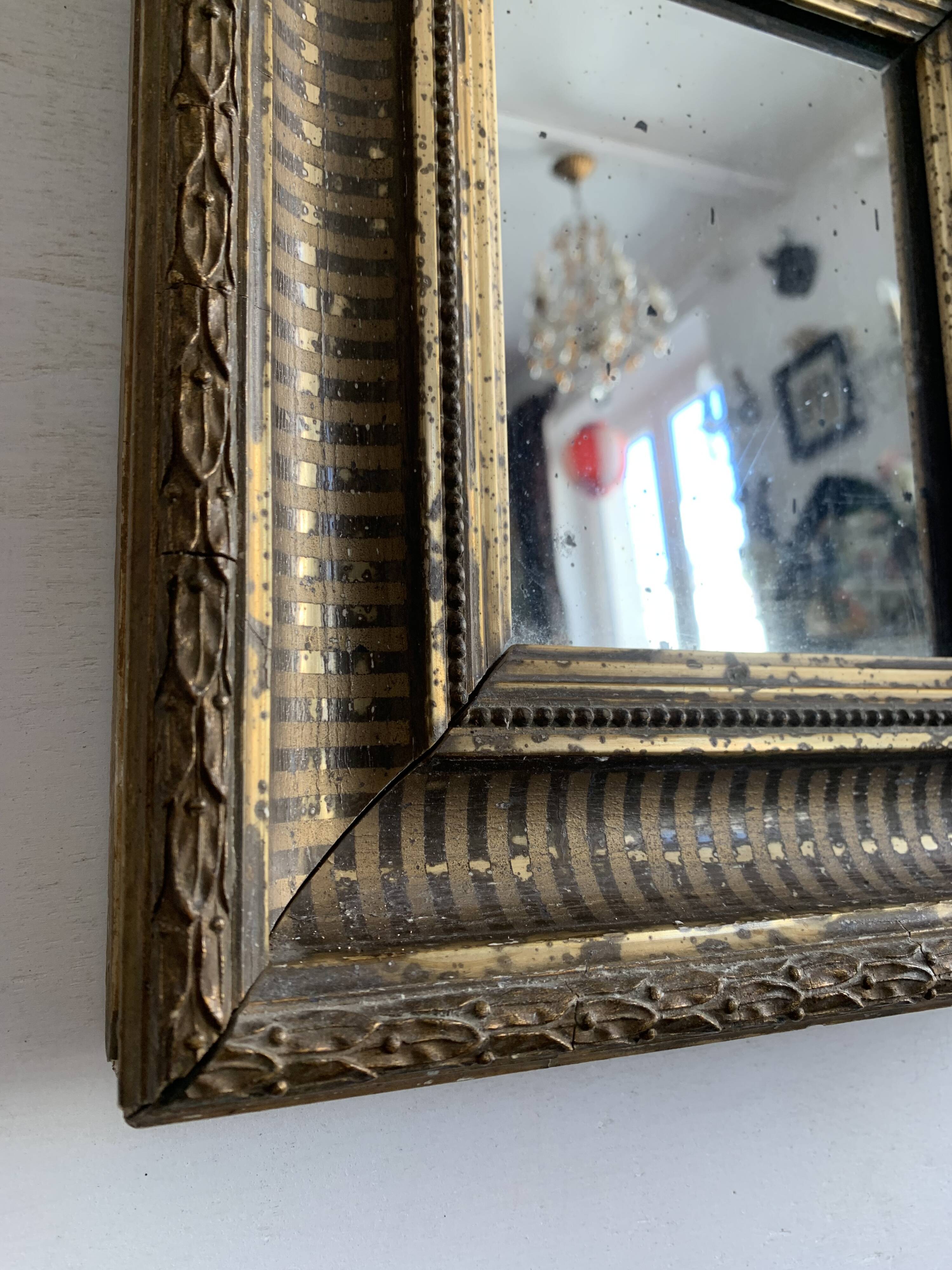 Petit miroir ancien doré à la feuille d’or, fin XIXe siècle