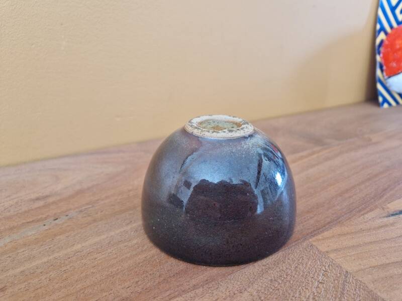 Paul Badié (Born in 1945) - Brown colored bowl - urn with red and gray highlights - In enameled stoneware