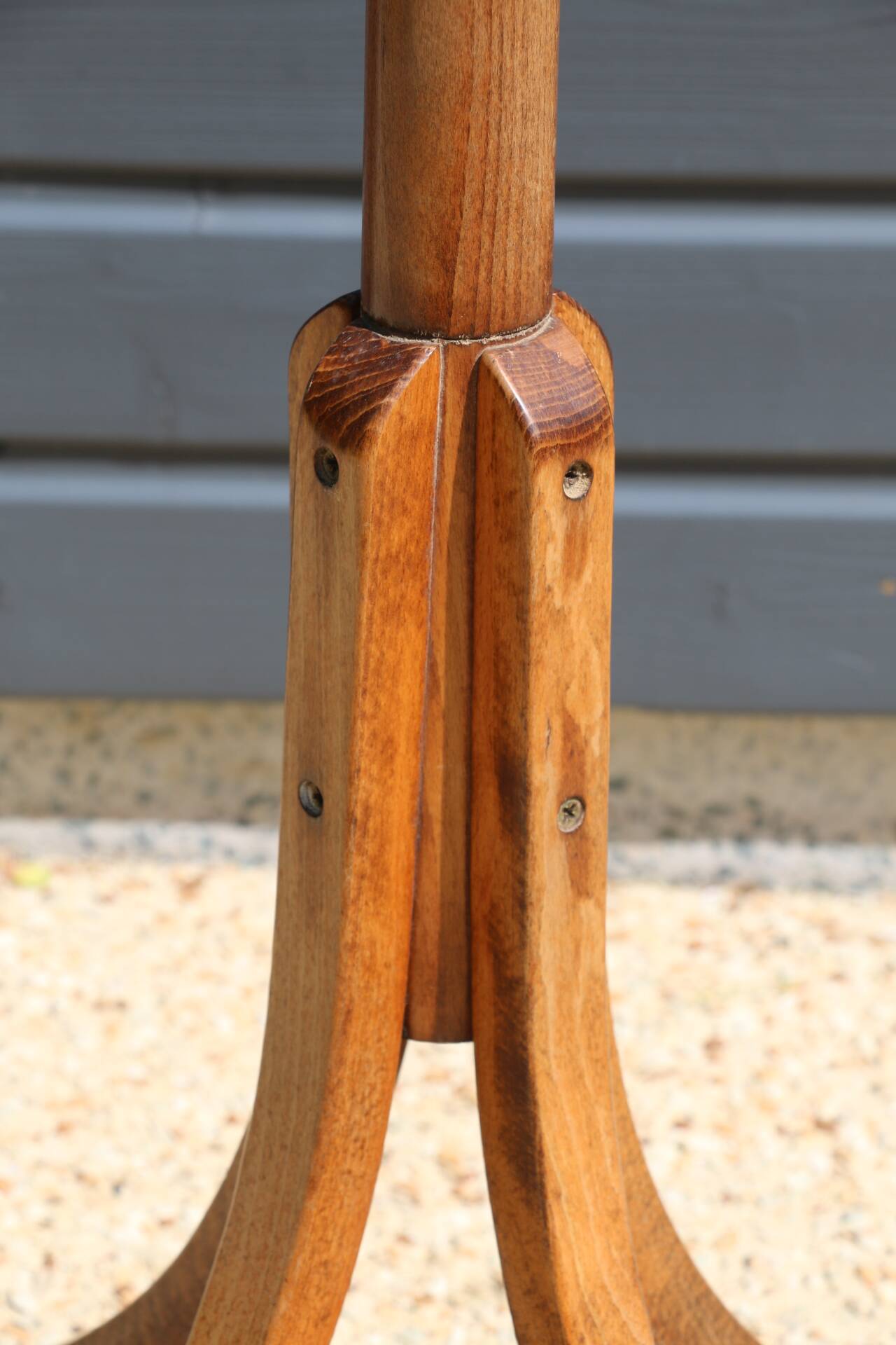 Dark BAUMANN parrot coat rack (A3)