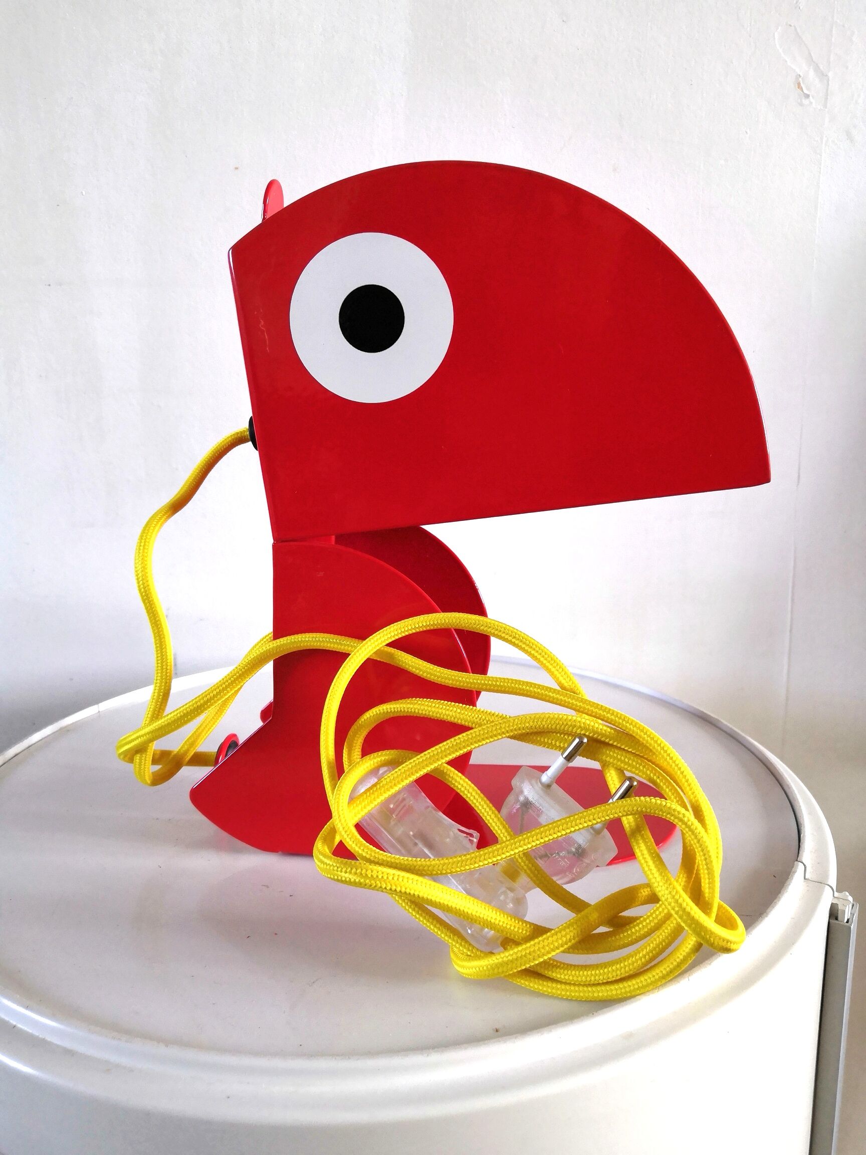 Design toucan lamp carmine blue