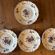 Lot de 4 assiettes fleuries
