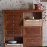 Notary's furniture with clamshells