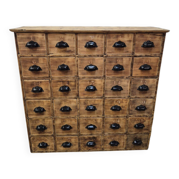 Old apothecary workbench