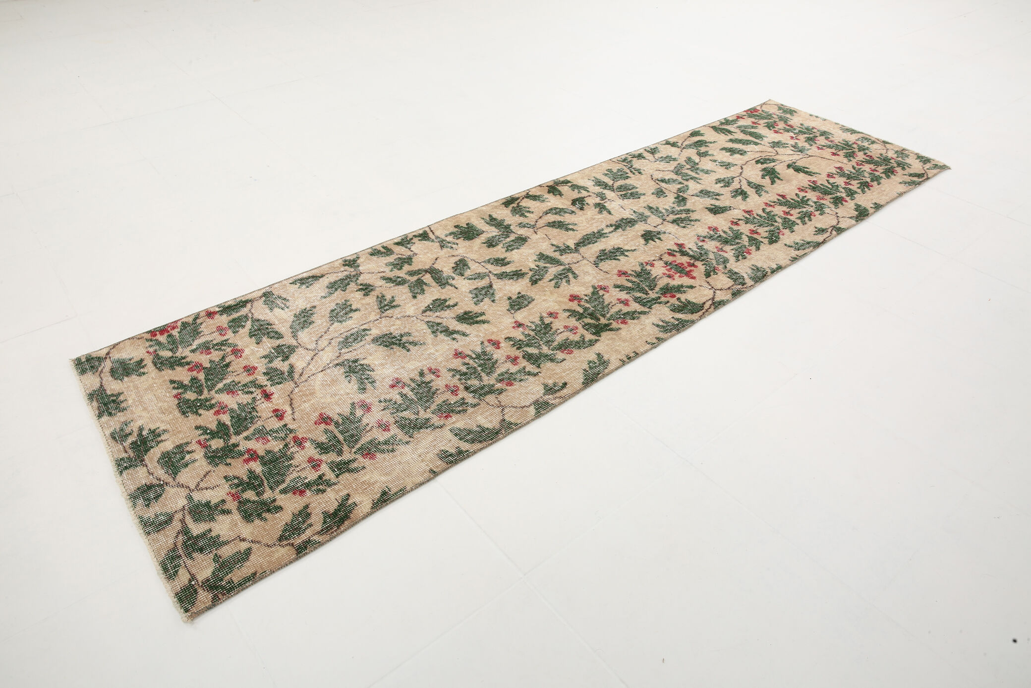 2x9 Vintage Floral Runner Rug, 77x271Cm