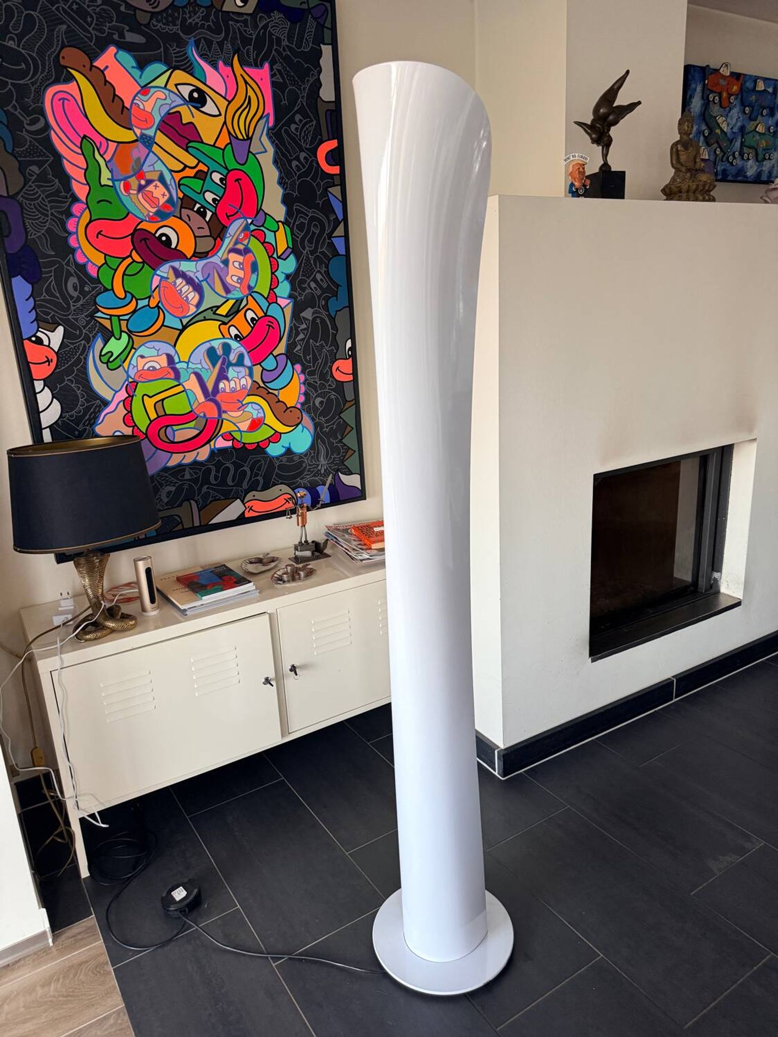 Lampadaire design Cadmo par Artemide – design Karim Rashid