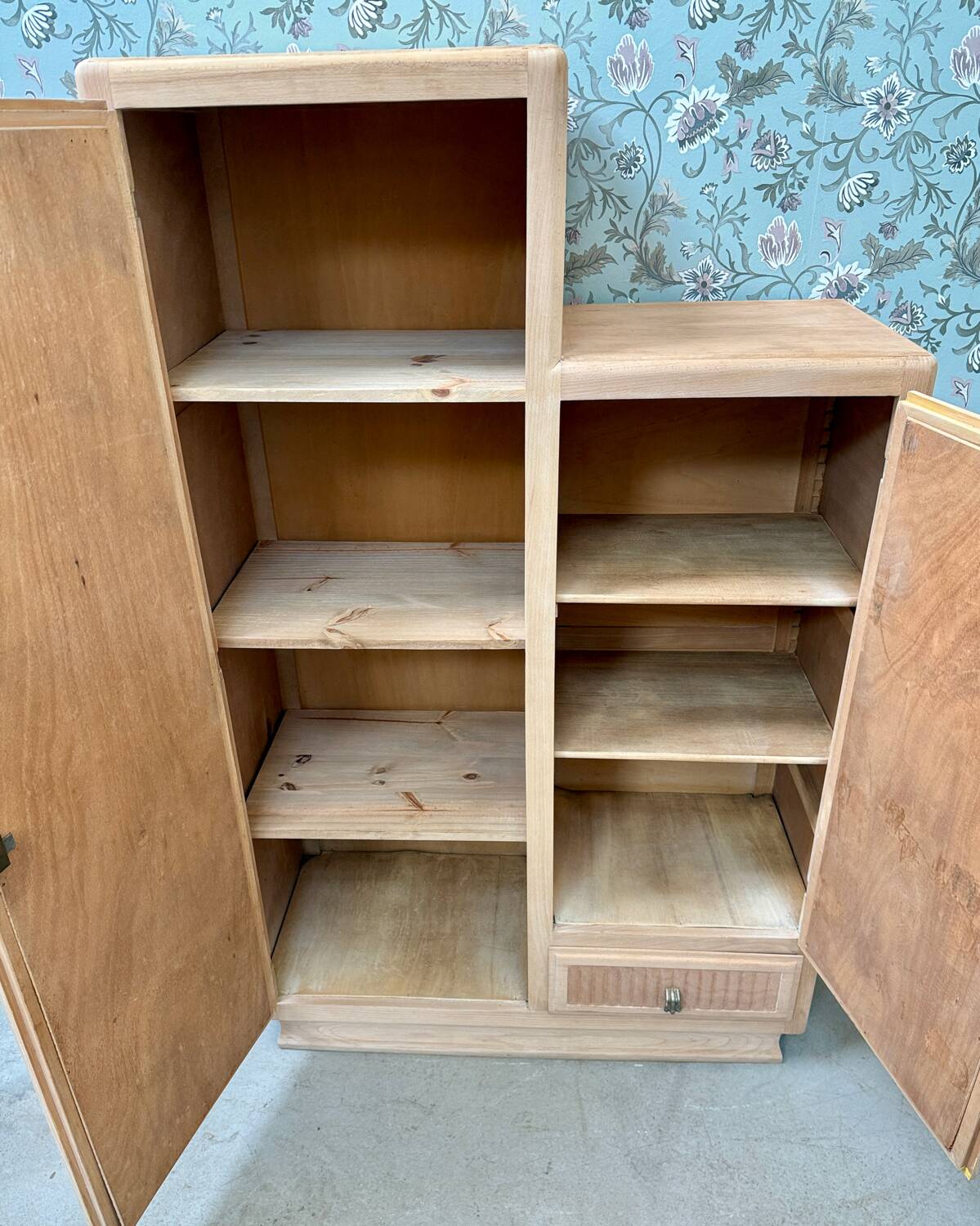 Asymmetrical Art Deco wardrobe (renovated)