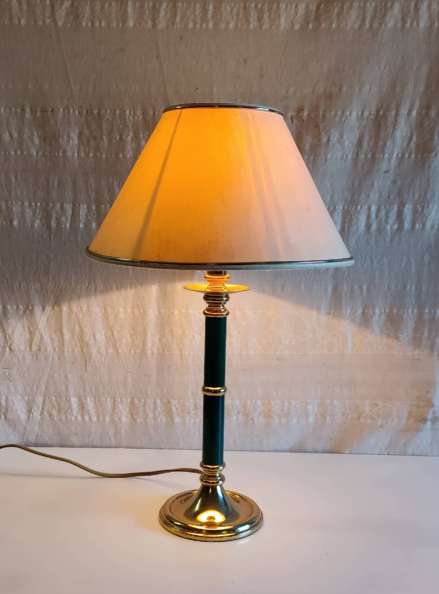 English table lamp base in gilded brass - mid 20th century.