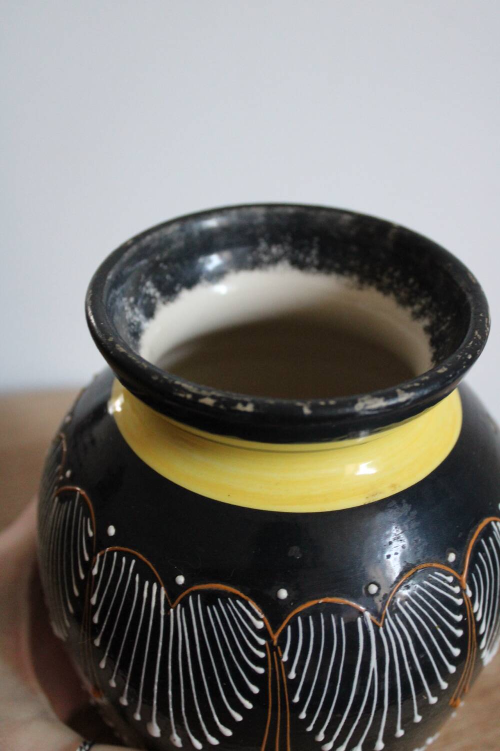 Henriot Quimper vase - Breton earthenware - graphic decoration