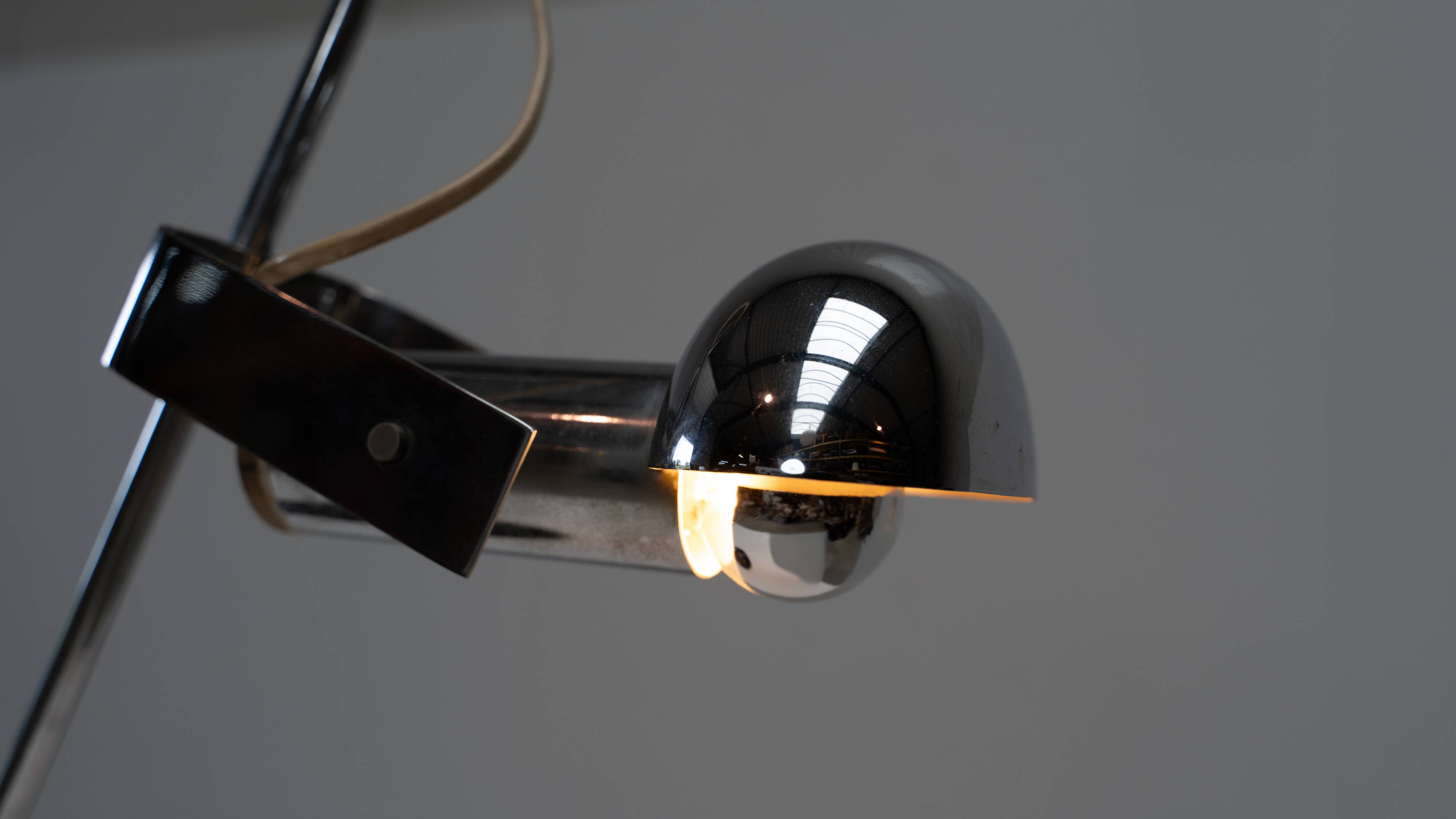 Italian table lamp T395 by Robert Sonneman