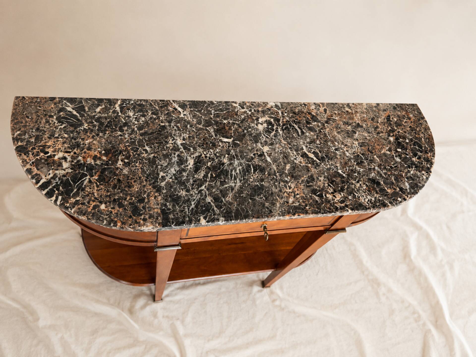 Console half-moon style Directoire/Louis XVI in cherry wood and marble.