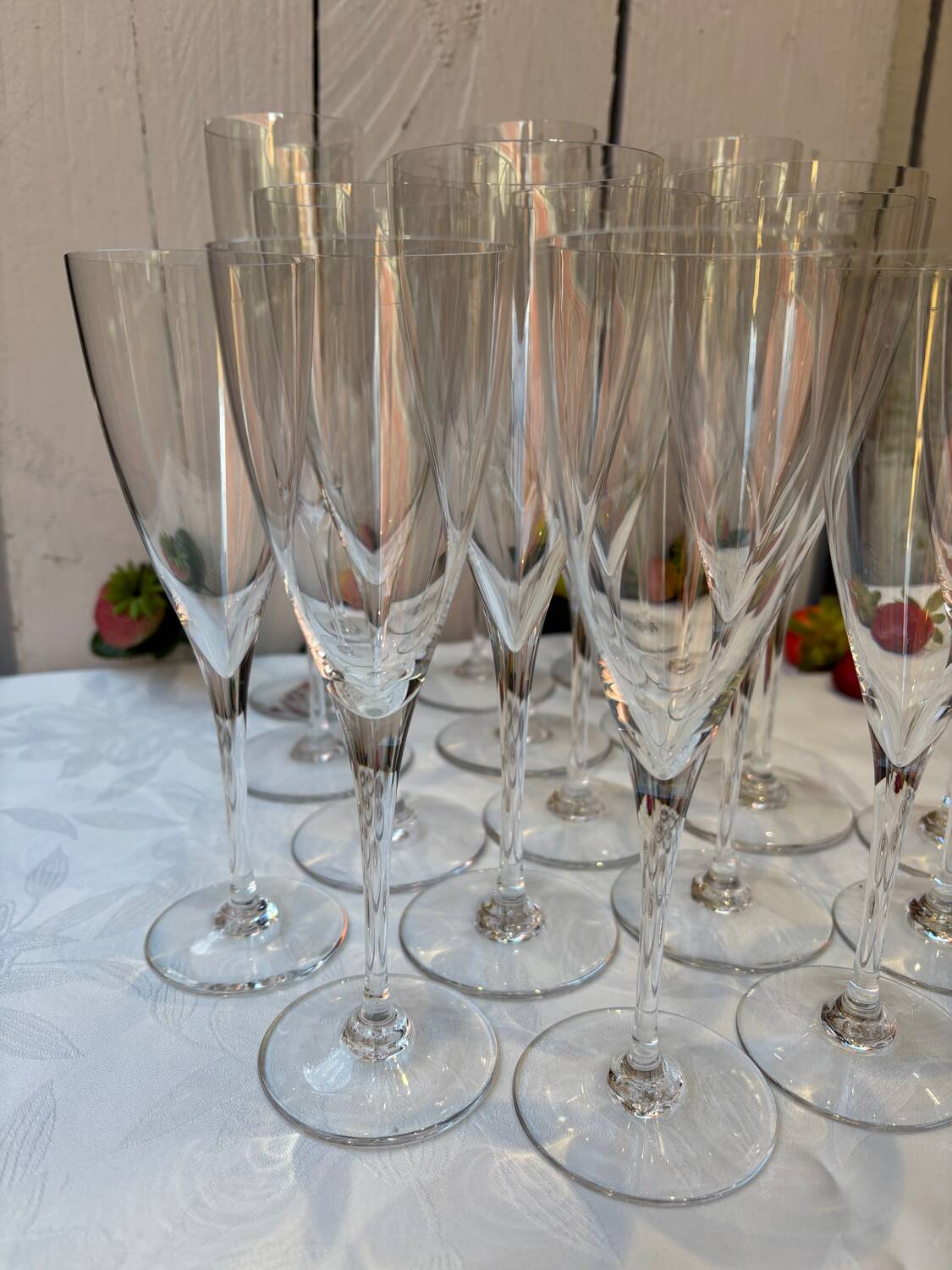 17 Baccarat crystal flutes, Dom Pérignon model