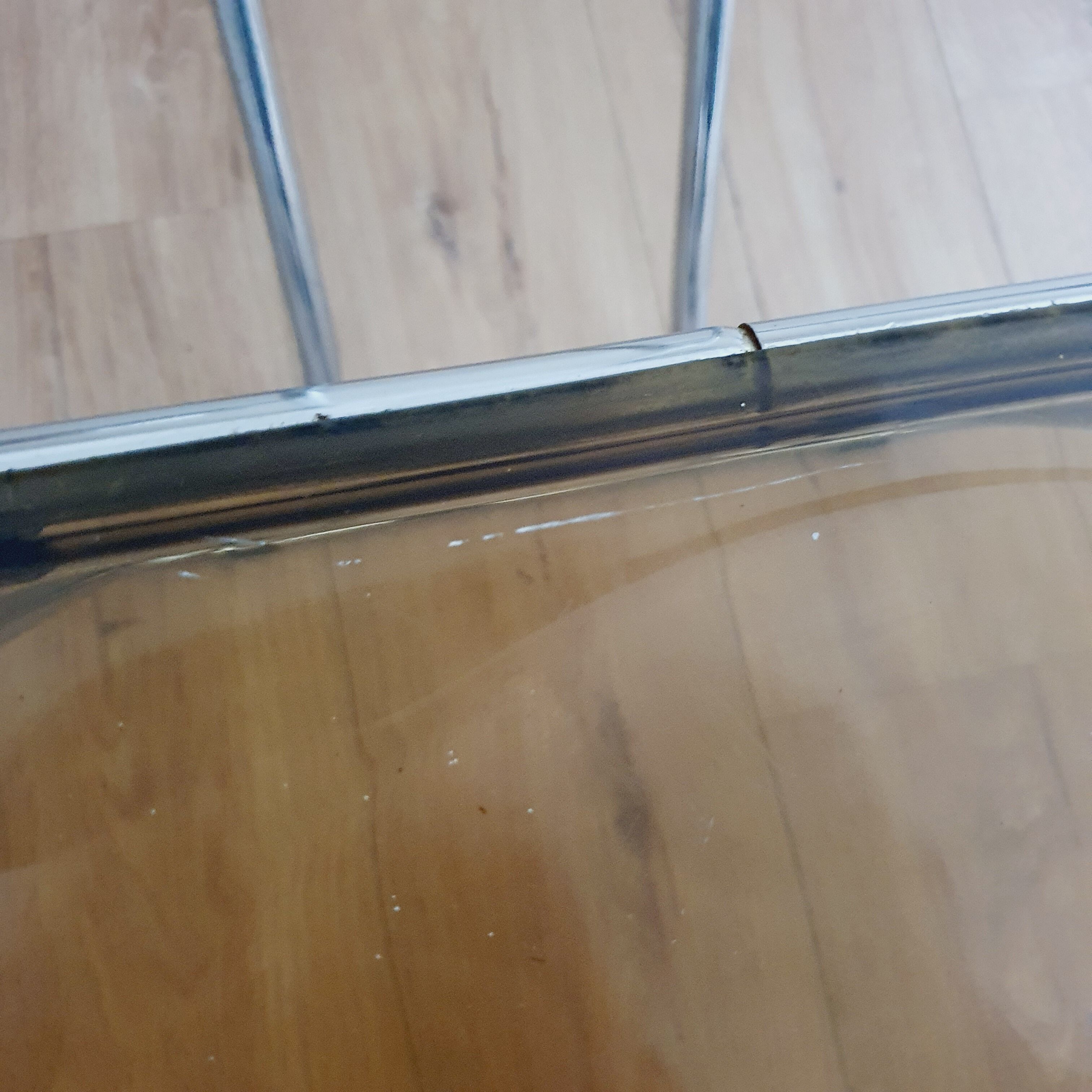 Trio de chaises pliantes en plexiglas