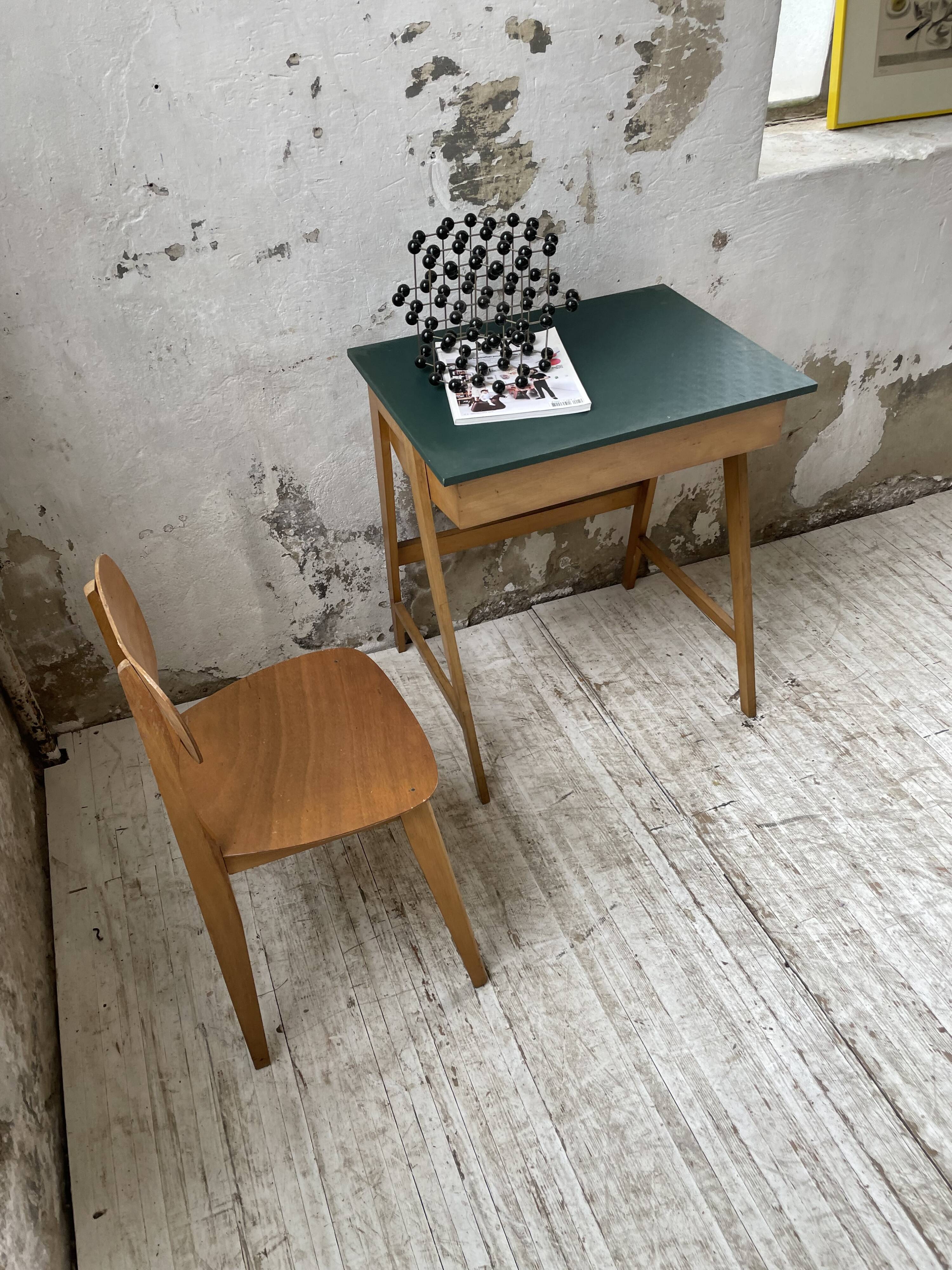 Bureau et chaise enfant pieds compas