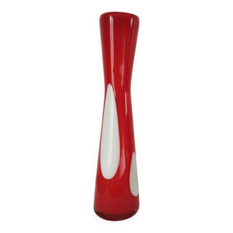 Vase en opaline