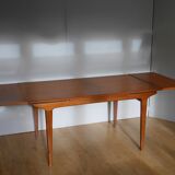 Rectangular Scandinavian extendable teak table