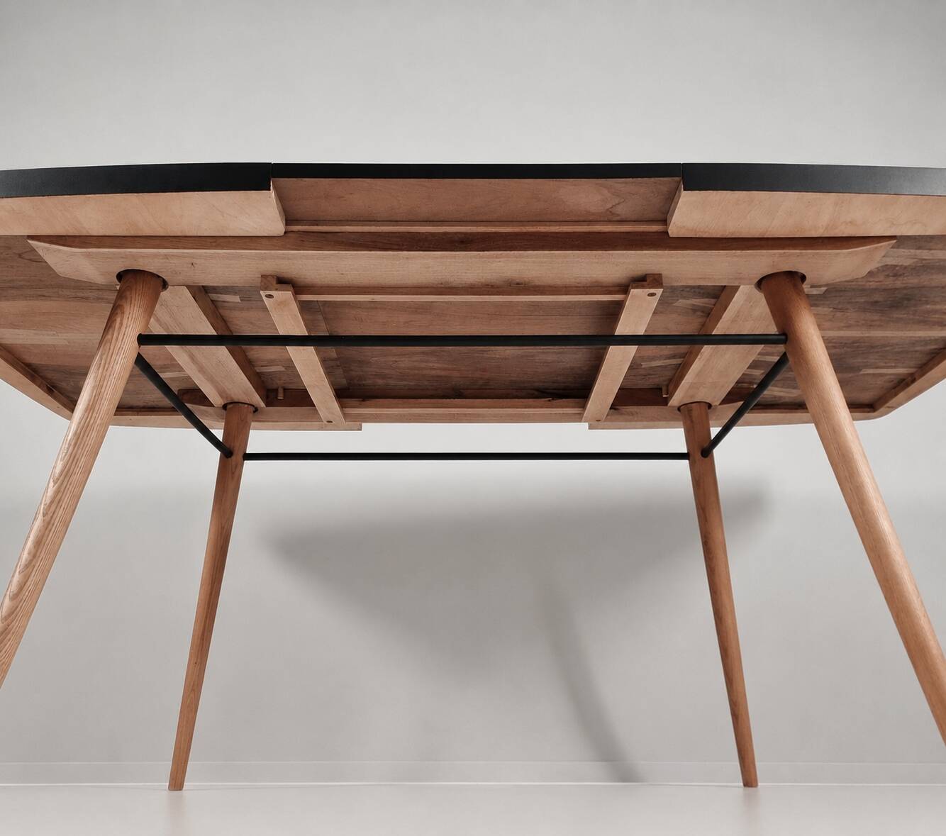 Table en bois vintage, années 1970