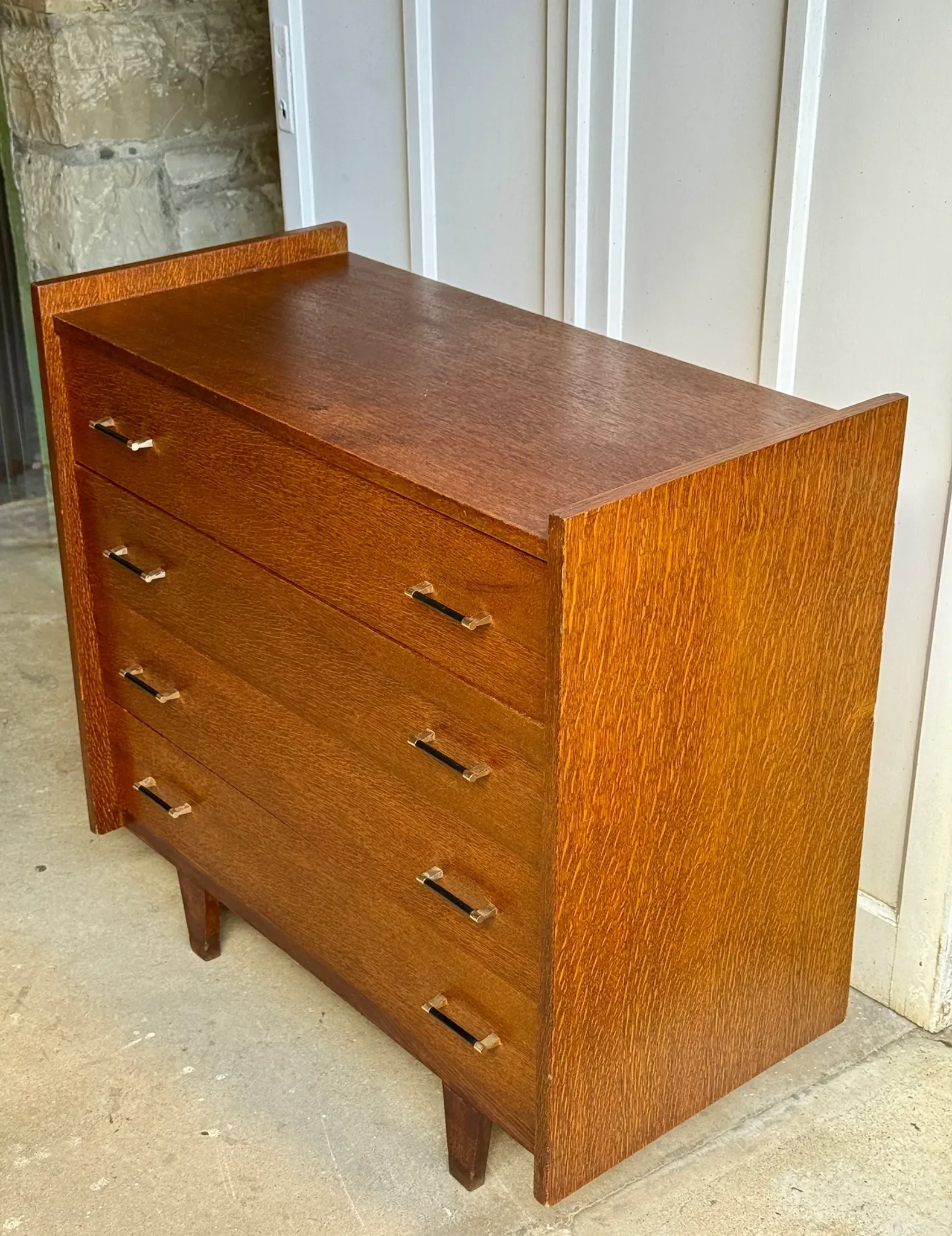 Commode style mid-century