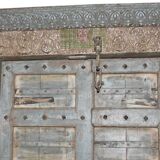 Porte indienne ancienne en vieux teck pièce et patine d'origine