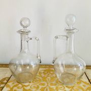 Wine pitchers or carafes in glass from the 19th century.