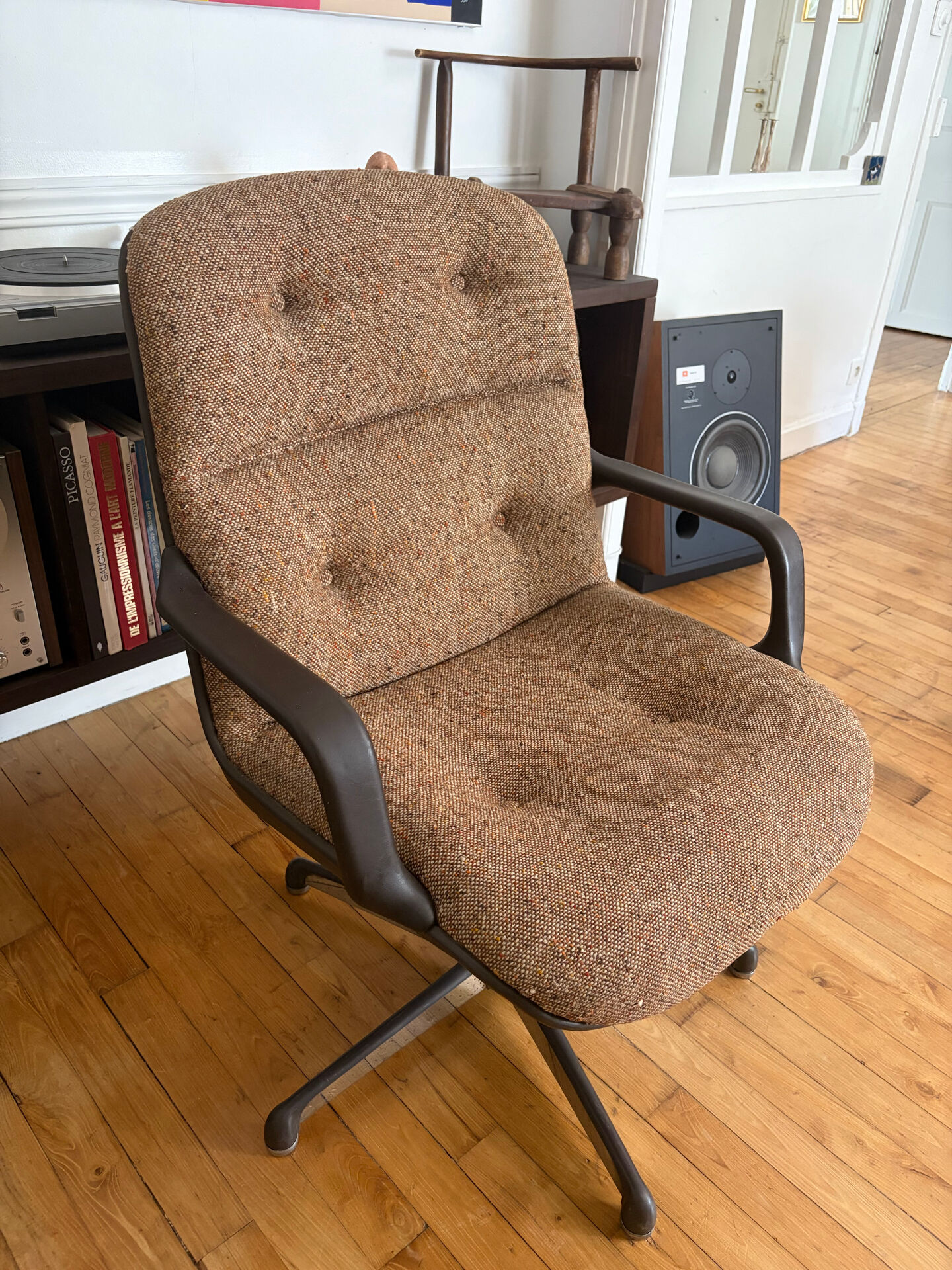 Fauteuil édition Comforto dans le goût de Charles Pollock