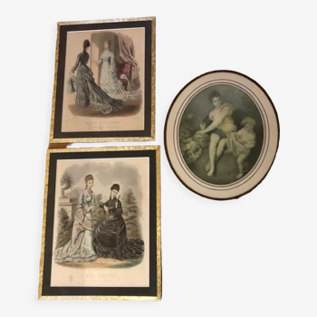 Set composed of two framed fashion engravings and a lithograph reproduction Automne by Watteau